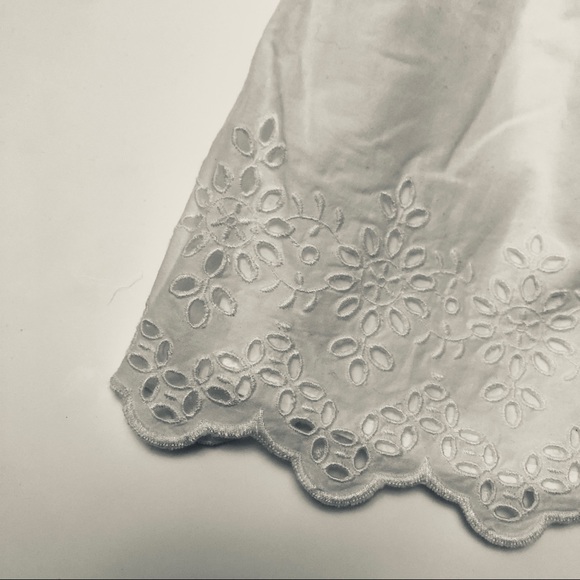 Baby Gap White Embroidered Girl’s Dress 4T - Picture 3 of 3